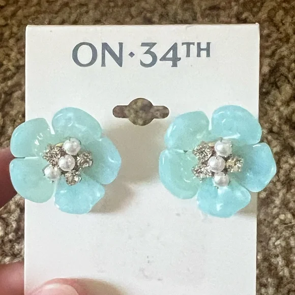 NWT On 34th Gold-Tone Color Pavé & Imitation Pearl Mother-of-Pearl Macy’s - Picture 2 of 5